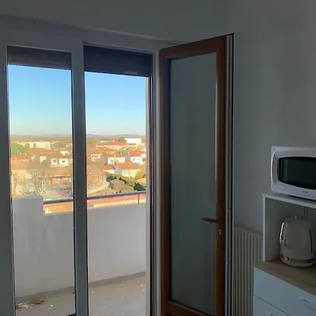 Le 48 Нарбонна