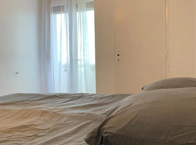 Apartman Le 48 *